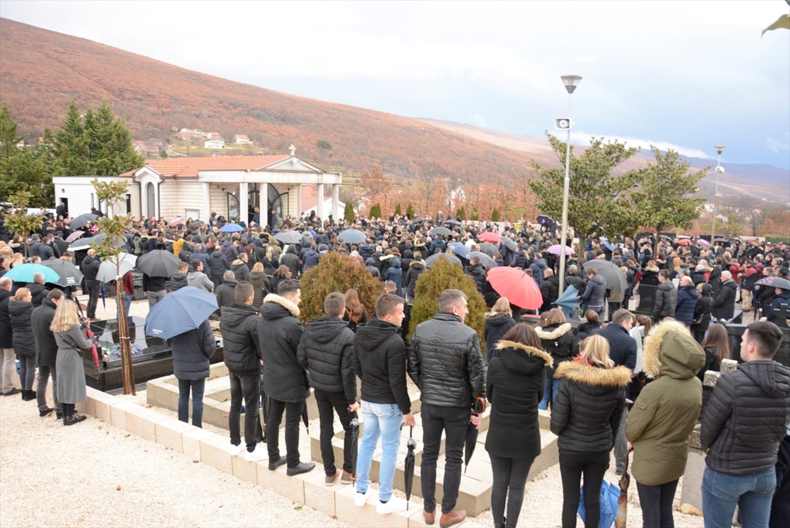 Sahranjeno dvoje mladih iz Posušja - slika 1