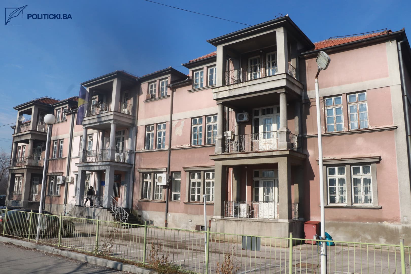 Uhapšeni u akciji „Brend“ dovedeni u prostorije SIPA-e u Tuzli - slika 10