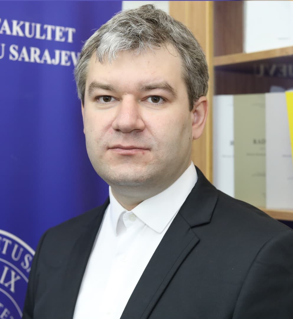 Bulić: Je li bitno da je političar pismen ili sposoban?  - slika 1