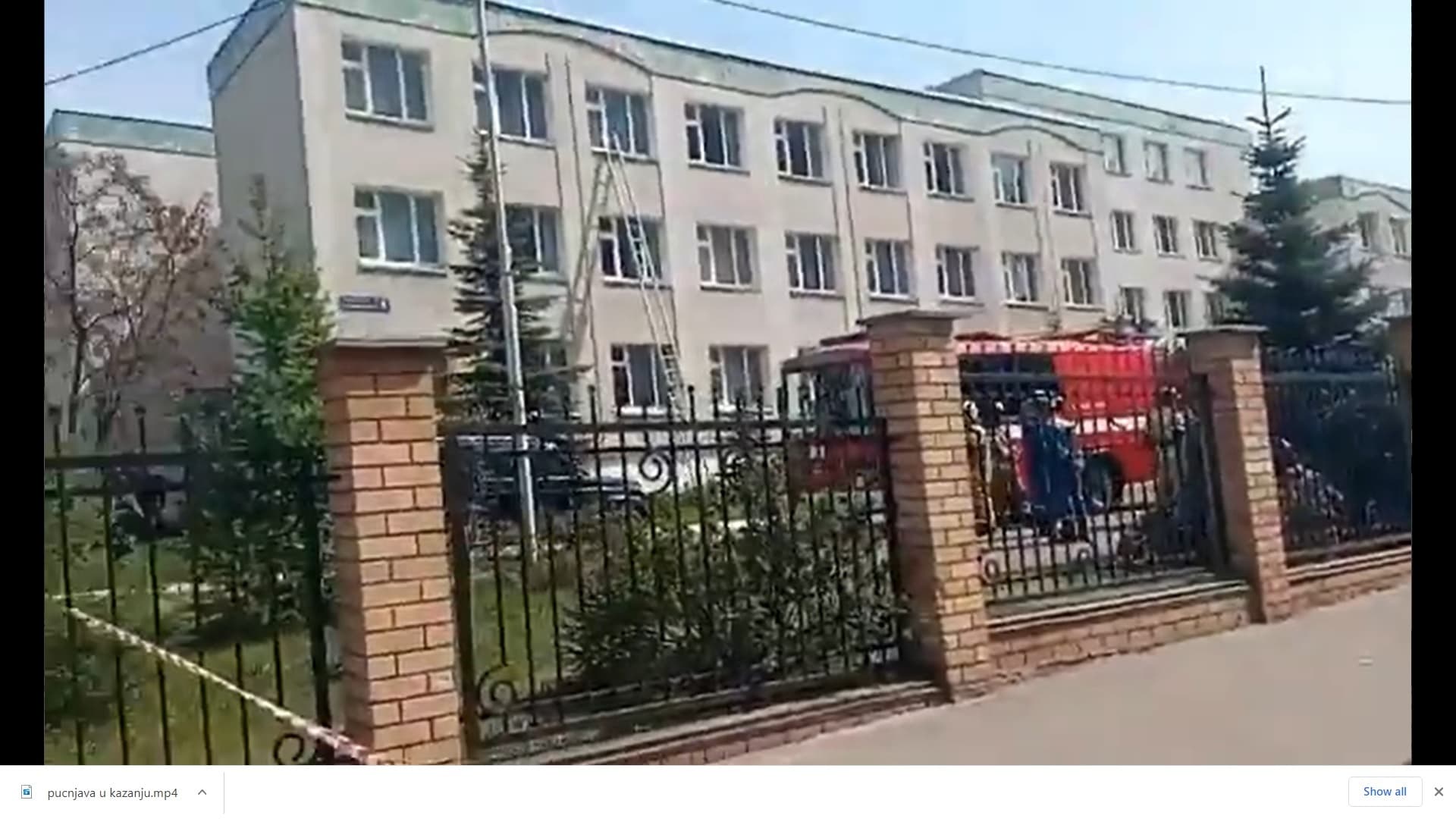 Užas u Rusiji! Tinejdžer ubio najmanje 13 gimnazijalaca  - slika 1