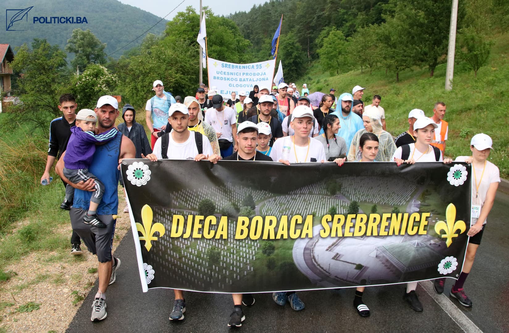 U Maršu mira jako puno mladih ljudi. Ubijenih u genocidu ima se ko sjećati - slika 4