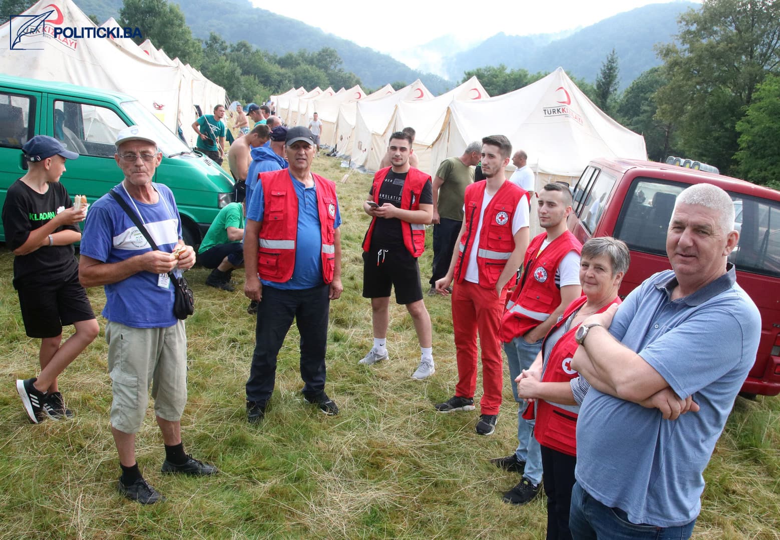 U Maršu mira jako puno mladih ljudi. Ubijenih u genocidu ima se ko sjećati - slika 5