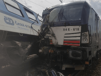 U sudaru vozova u Češkoj najmanje dvoje mrtvih