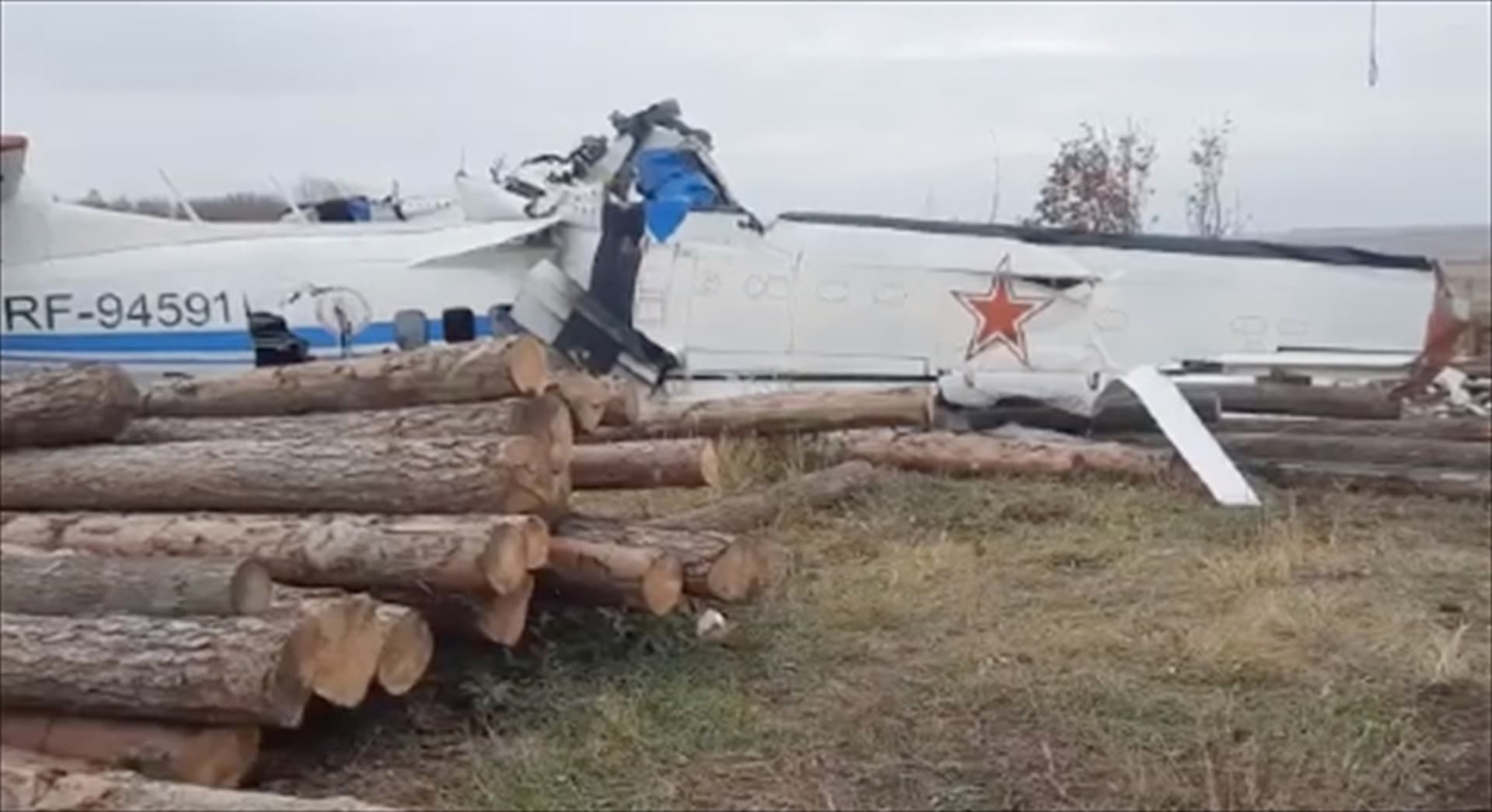 Najmanje 16 poginulih u padu aviona s padobrancima u ruskom Tataristanu - slika 1