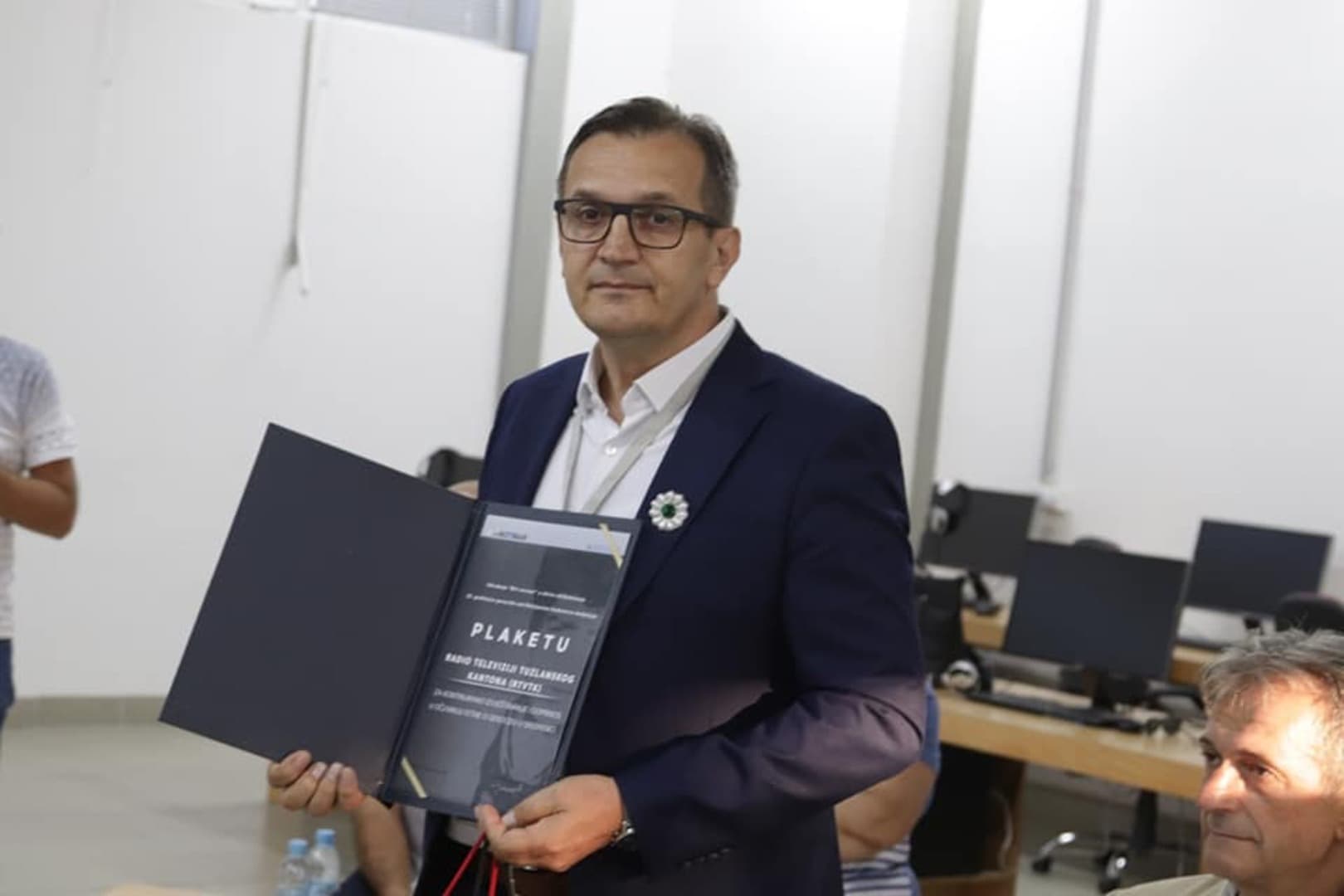 Softić: Nedorasle politike  morat će izaći iz „utrobe medija“ - slika 1