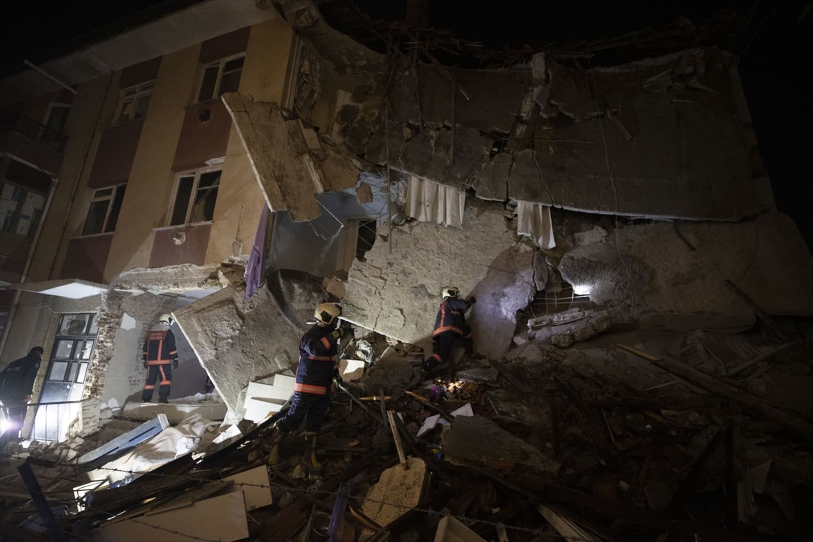 Turska: U eksploziji plina poginuli otac i kćerkica - slika 21