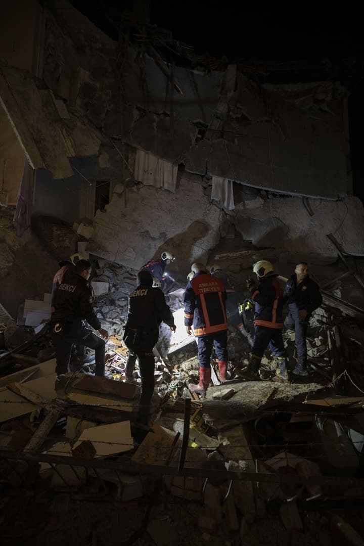 Turska: U eksploziji plina poginuli otac i kćerkica - slika 10