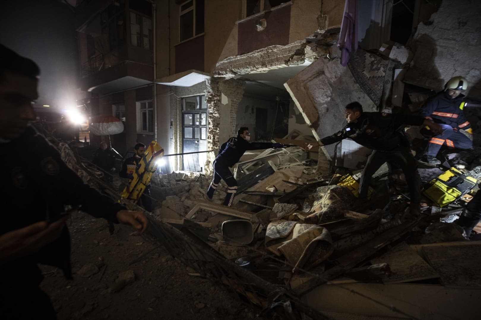 Turska: U eksploziji plina poginuli otac i kćerkica - slika 13