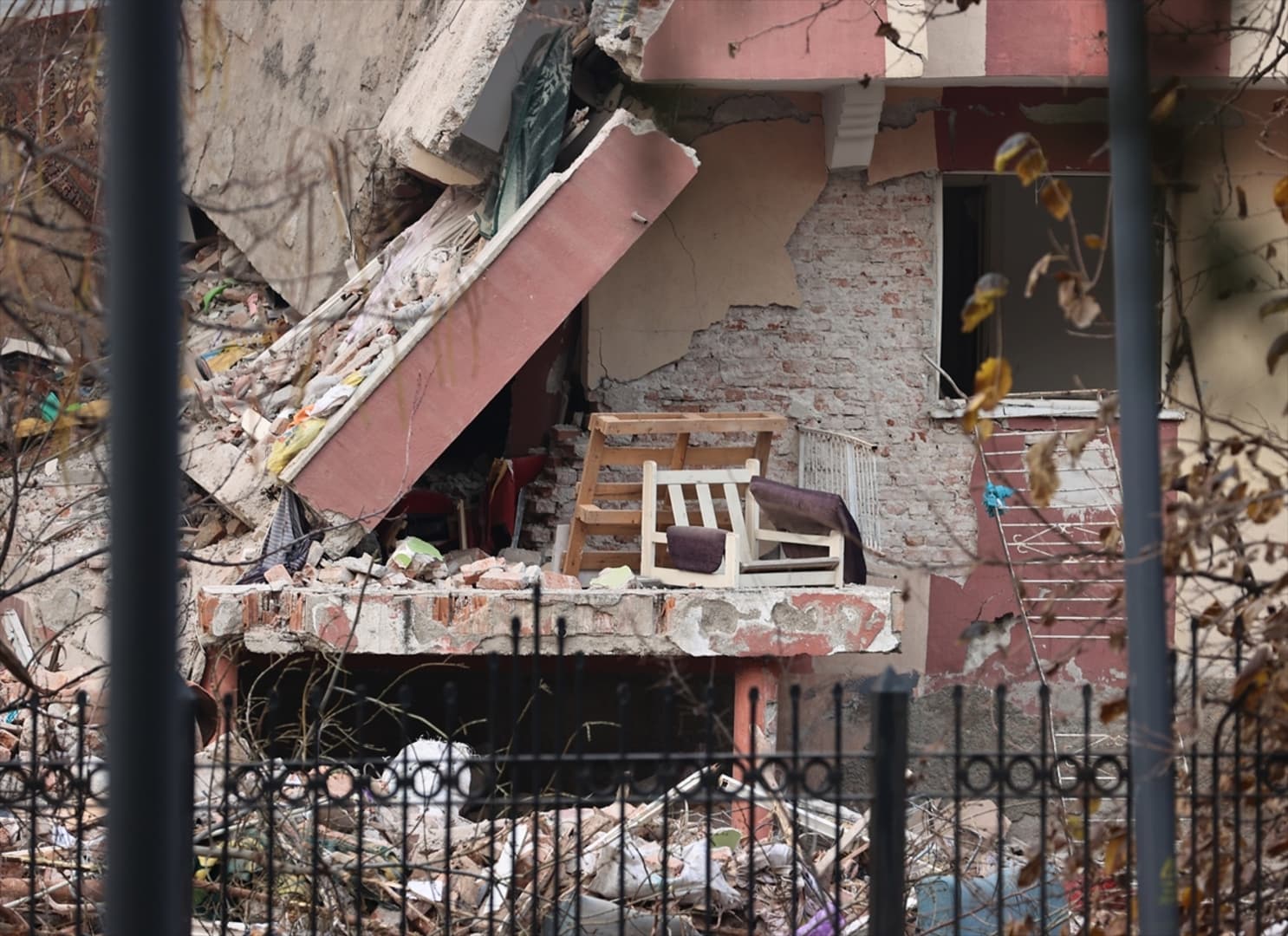 Turska: U eksploziji plina poginuli otac i kćerkica - slika 24