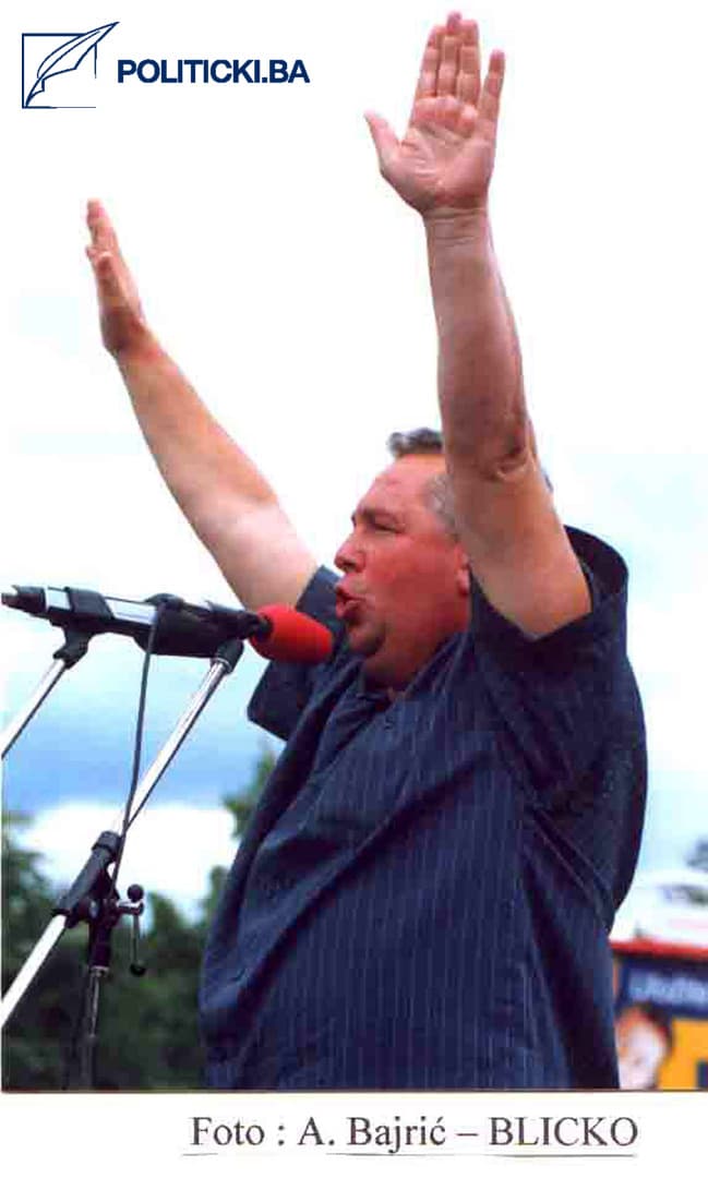 Sjećamo li se Bracike? Njegov tabut kroz Kozluk je nosilo hiljade ruku - slika 16