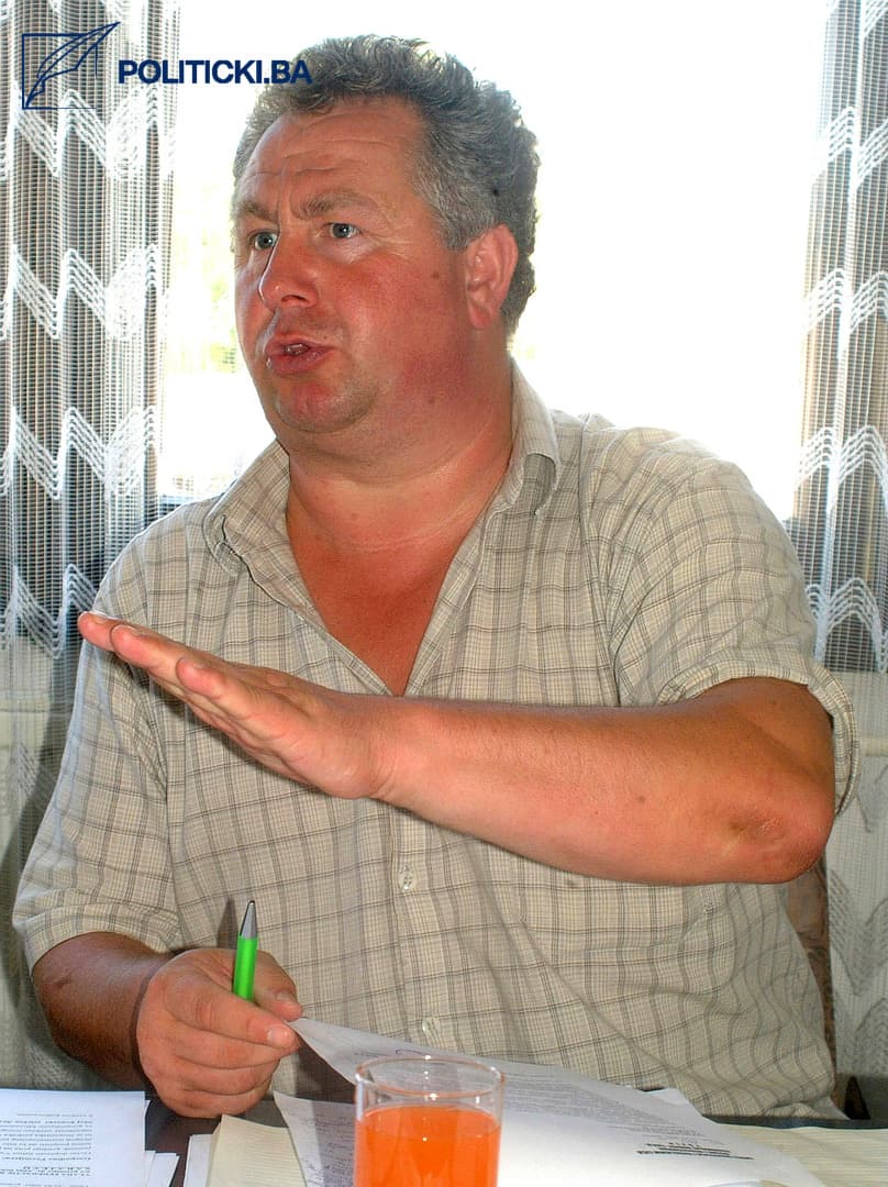 Sjećamo li se Bracike? Njegov tabut kroz Kozluk je nosilo hiljade ruku - slika 17