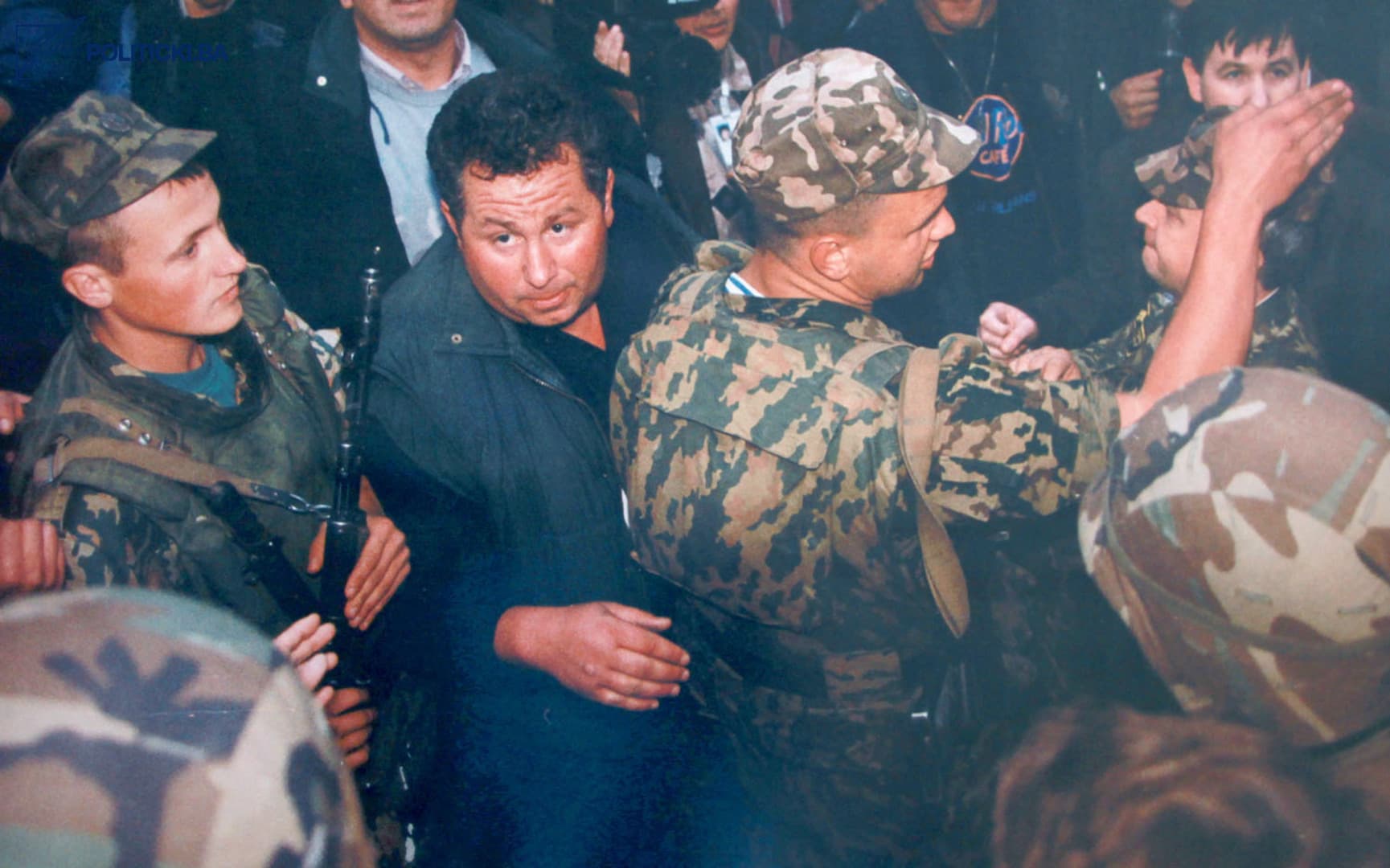 Sjećamo li se Bracike? Njegov tabut kroz Kozluk je nosilo hiljade ruku - slika 21