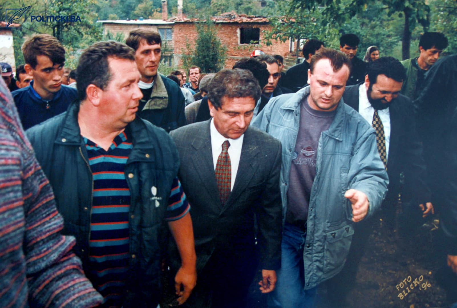 Sjećamo li se Bracike? Njegov tabut kroz Kozluk je nosilo hiljade ruku - slika 6