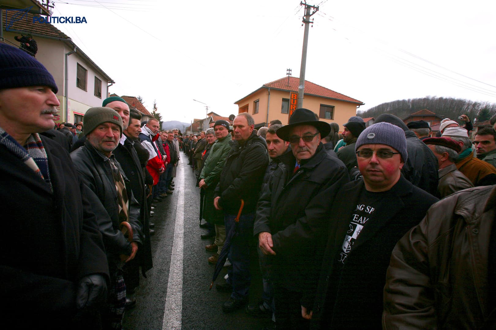 Sjećamo li se Bracike? Njegov tabut kroz Kozluk je nosilo hiljade ruku - slika 9