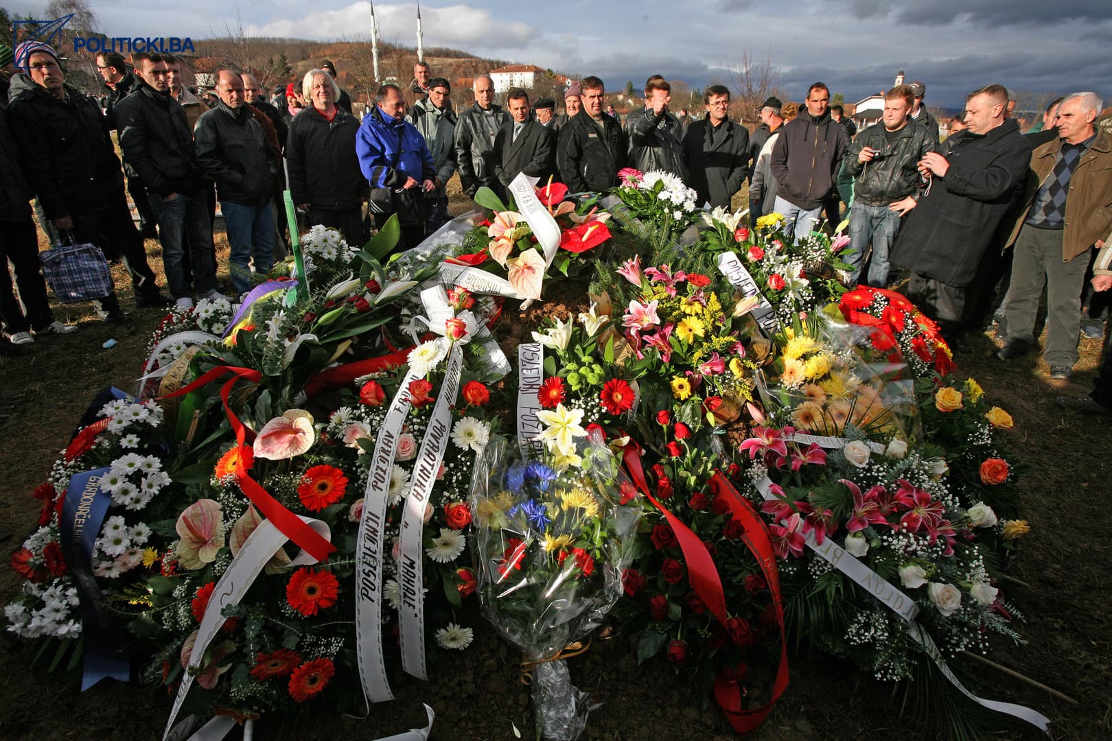 Sjećamo li se Bracike? Njegov tabut kroz Kozluk je nosilo hiljade ruku - slika 11