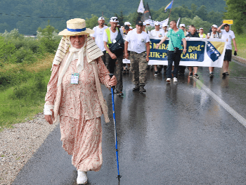 Umrla je Hasma Fejzić, starica sa čela kolone Marša mira