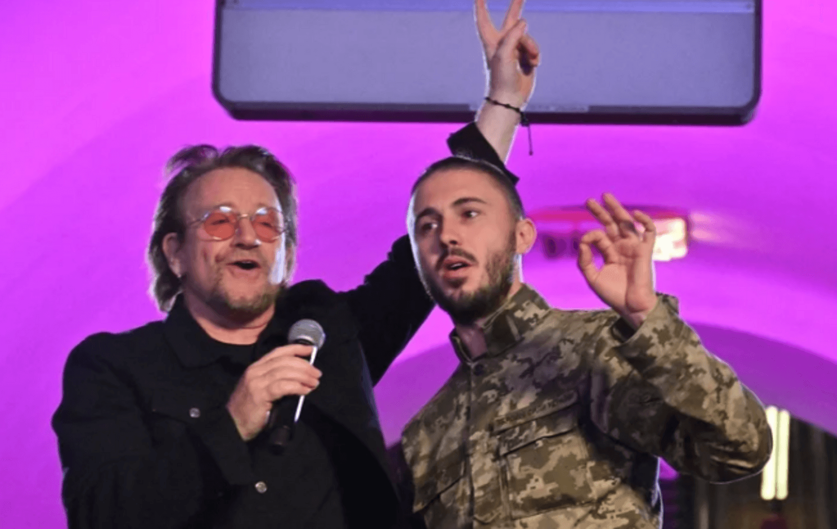 Bono Vox iz benda U2 svirao u kijevskom skloništu - slika 1