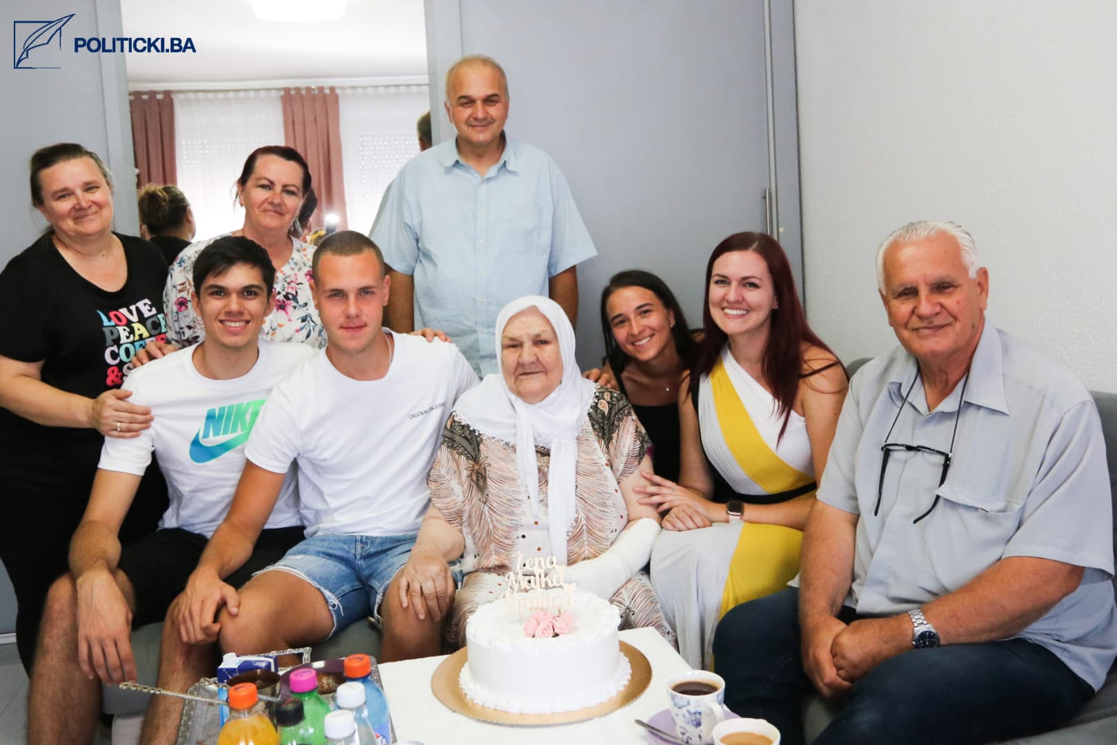 Nana Fata Orlović proslavila 79. rođendan - slika 1