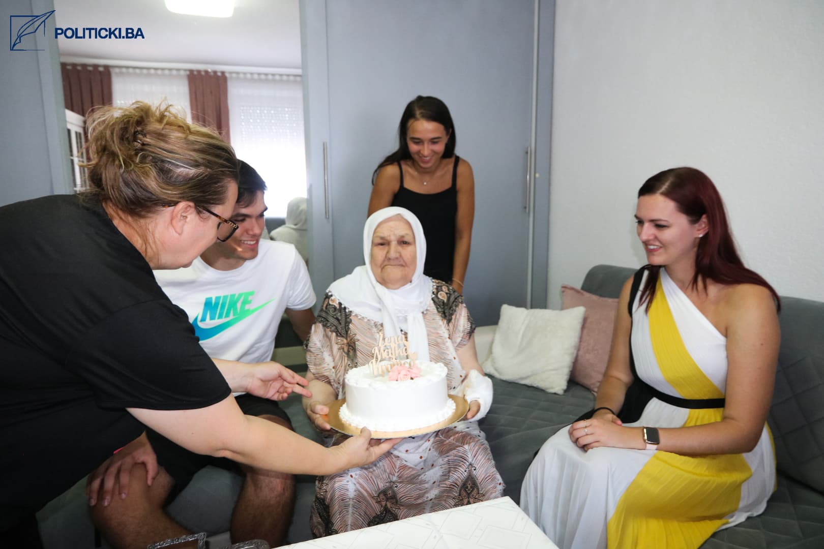 Nana Fata Orlović proslavila 79. rođendan - slika 6