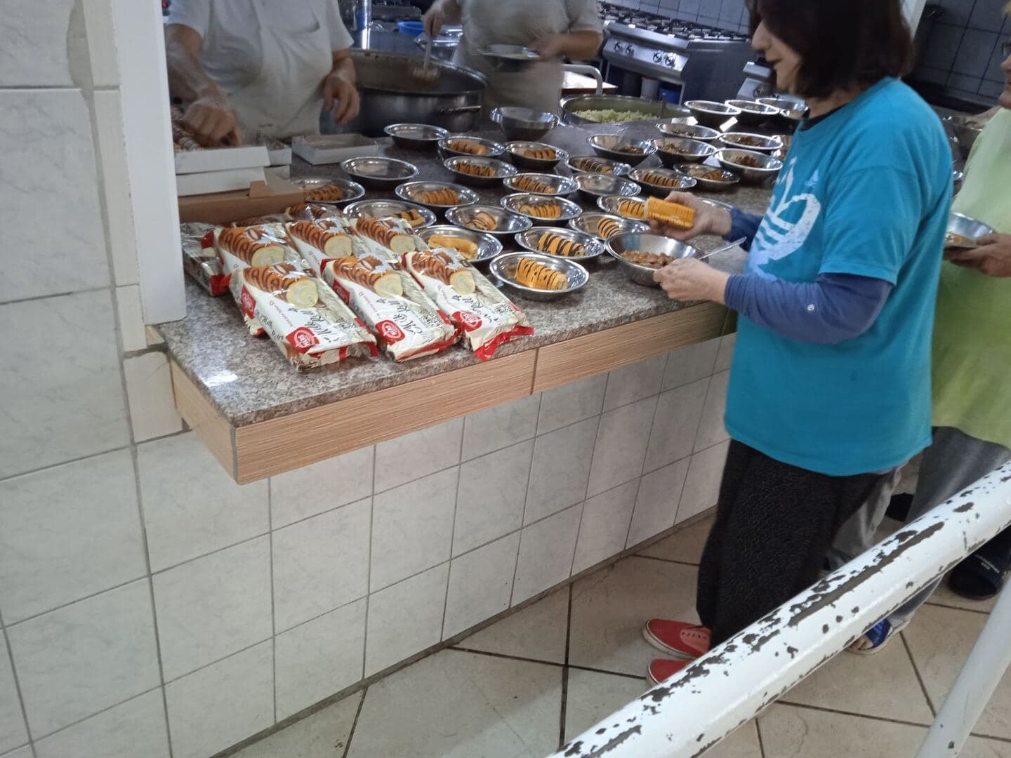 Klas donirao značajne količine Sarko rolata socijalno ugroženim stanovnicima - slika 5