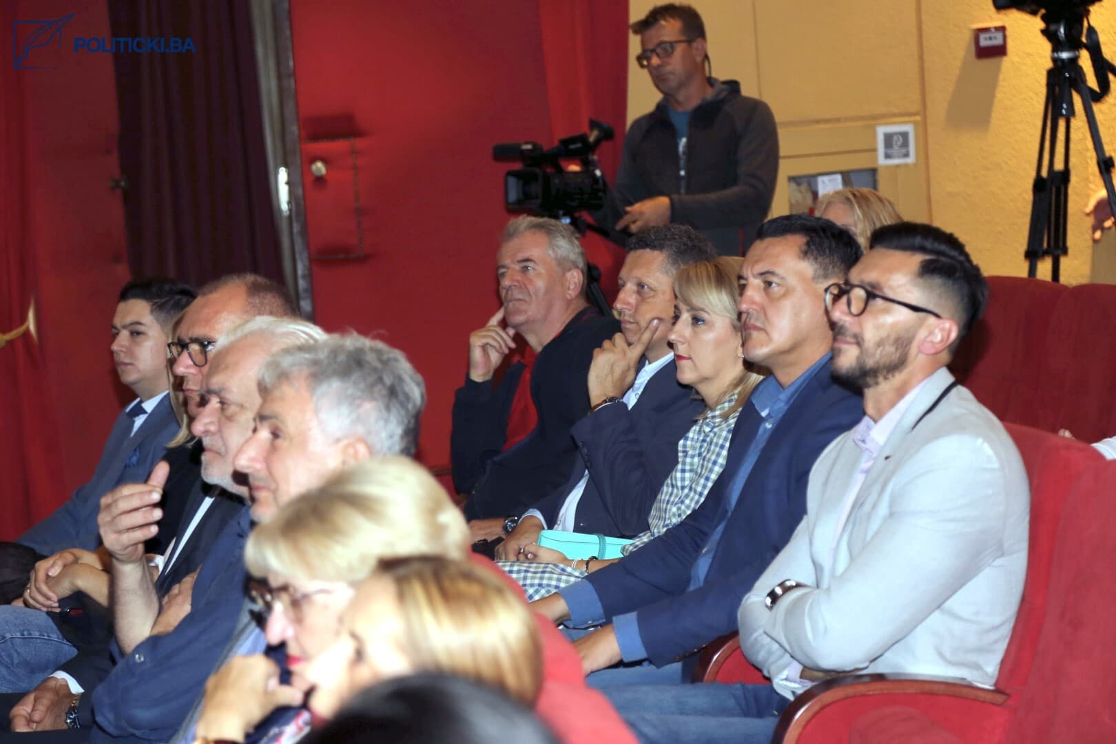 Nagrada "Meša Selimović" pripala romanu „Okretište“ Damira Karakaša - slika 5