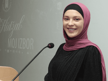 Mihada, jedina instruktorica fitnesa pod hidžabom