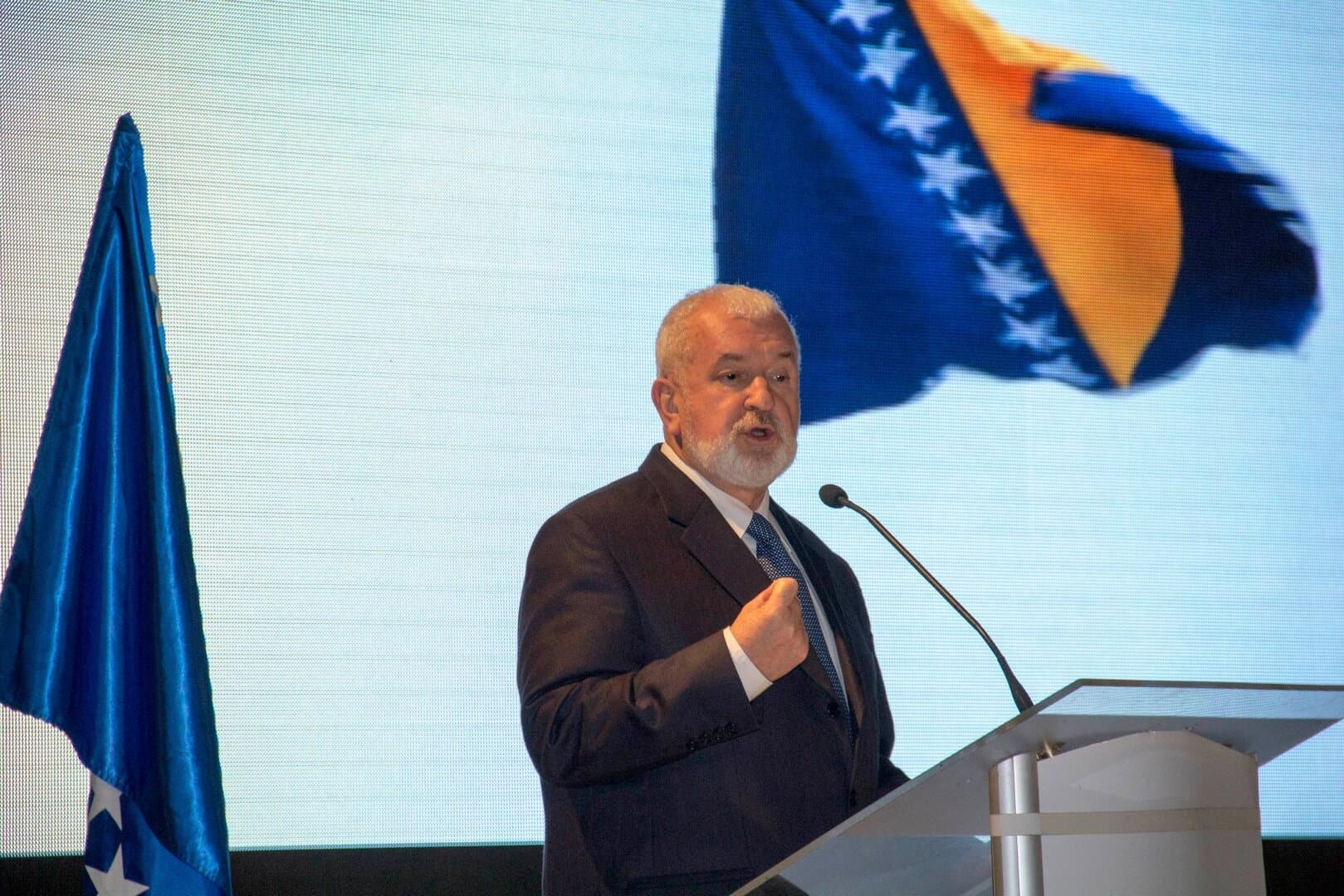 Cerić: Čekam da vidim da li će Schmidt ispraviti svoj izvještaj u UN-u - slika 1