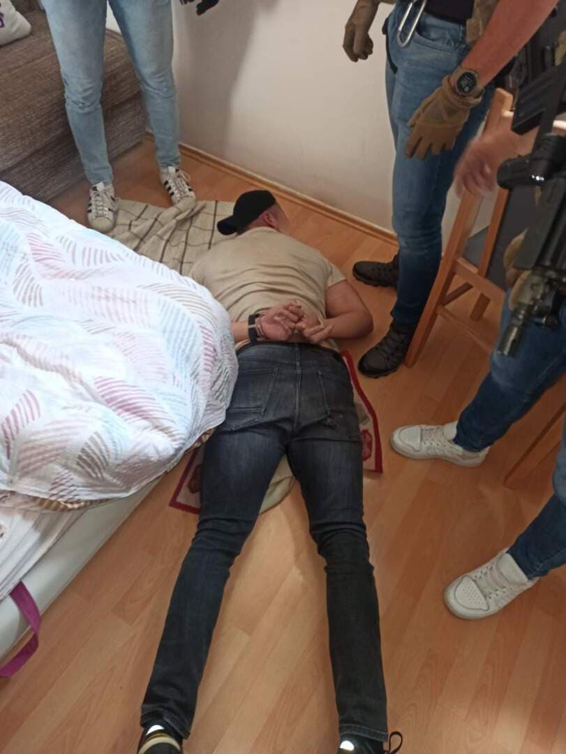 Objavljene slike hapšenja policajca-ubice Bošnjaka iz Priboja - slika 1