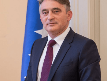 Komšić: Schmidt se u BiH ponaša kao slon u staklarnici. Namjere su mu loše!