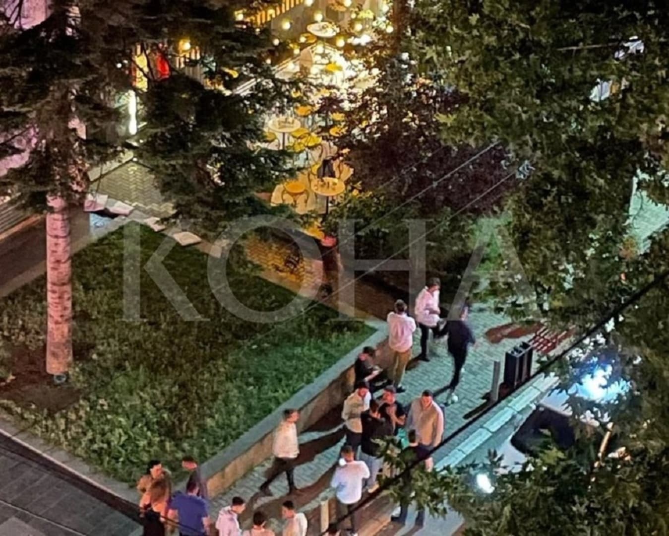 U pucnjavi u Prištini jedno mrtvo i 16 ranjenih  - slika 1