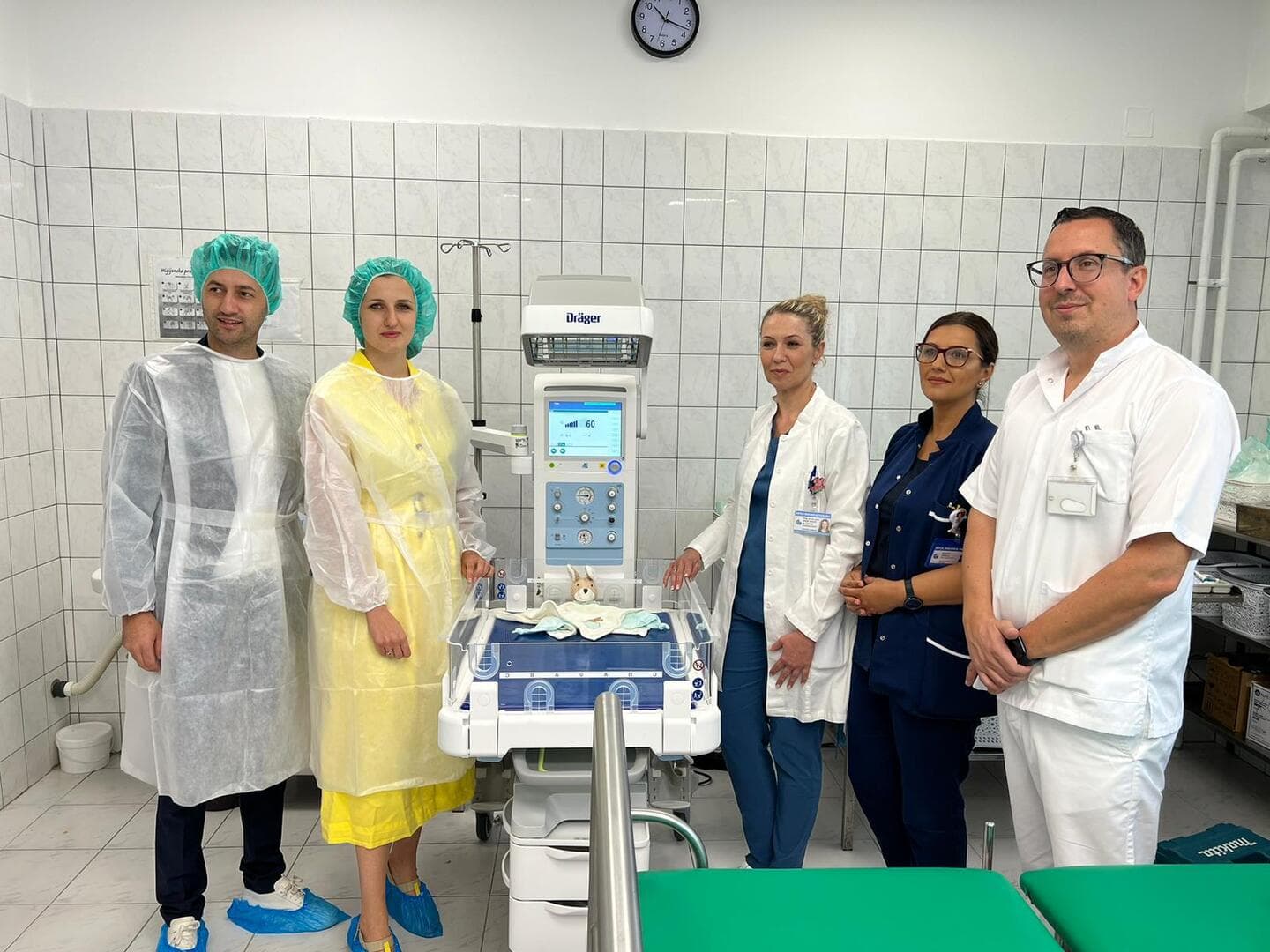 AS Jelah i Inžinjering 1 donirali Topli sto za novorođenčad bolnici u Tešnju - slika 1