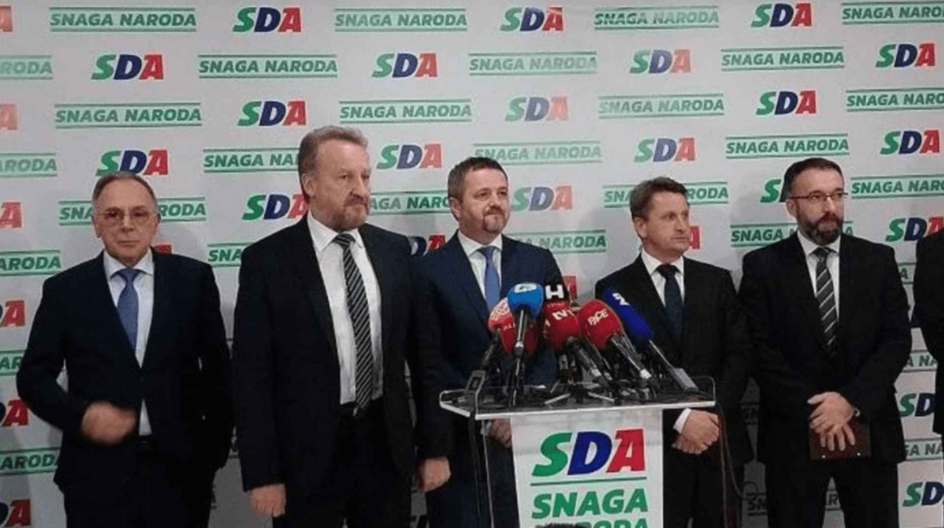  Izdajom strateškog partnera iz NES-a, SDA se, za par fotelja, pridružila “izdajnicima iz SDP-a”  - slika 1