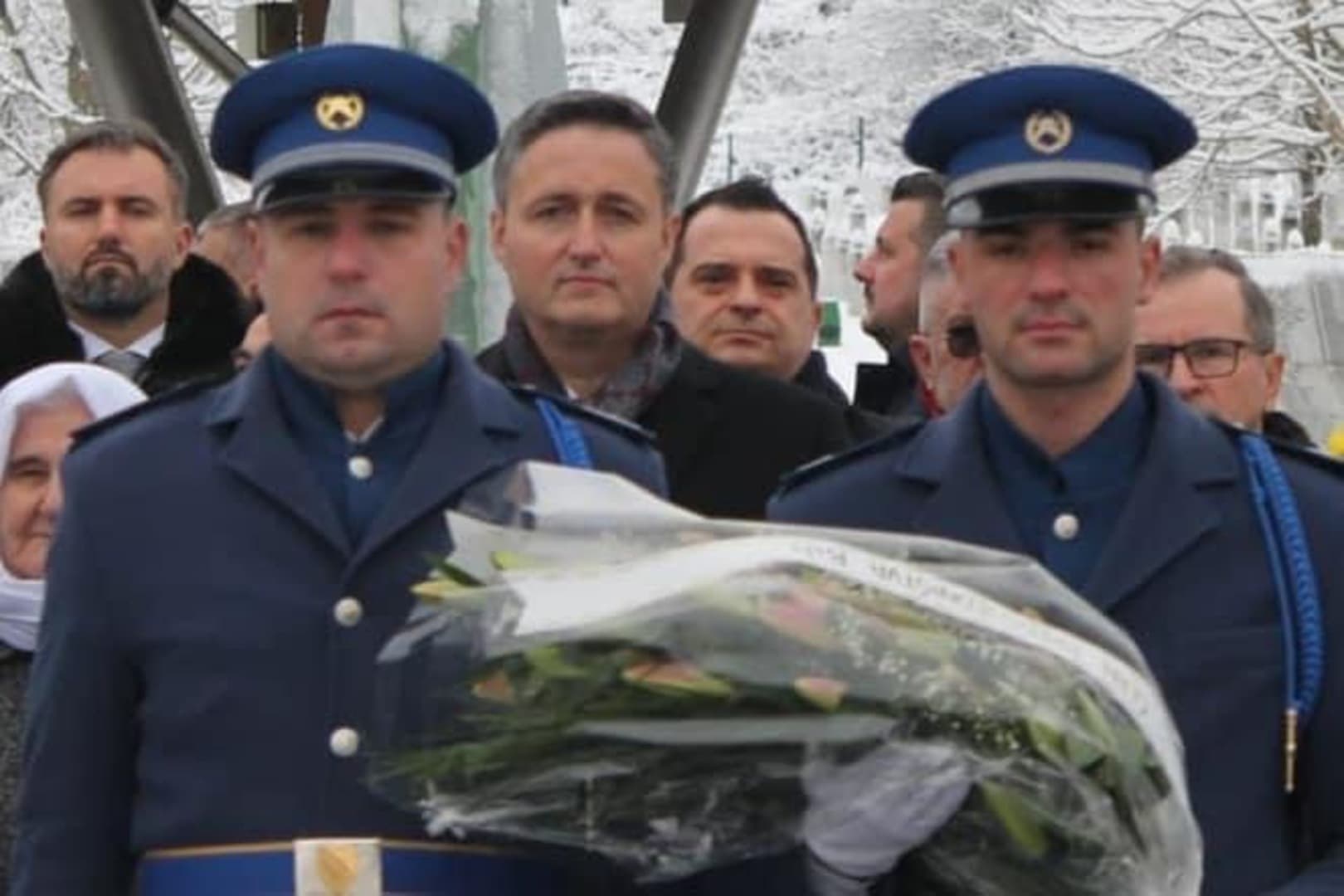 Bećirović obišao Memorijalni centar Potočari - slika 1