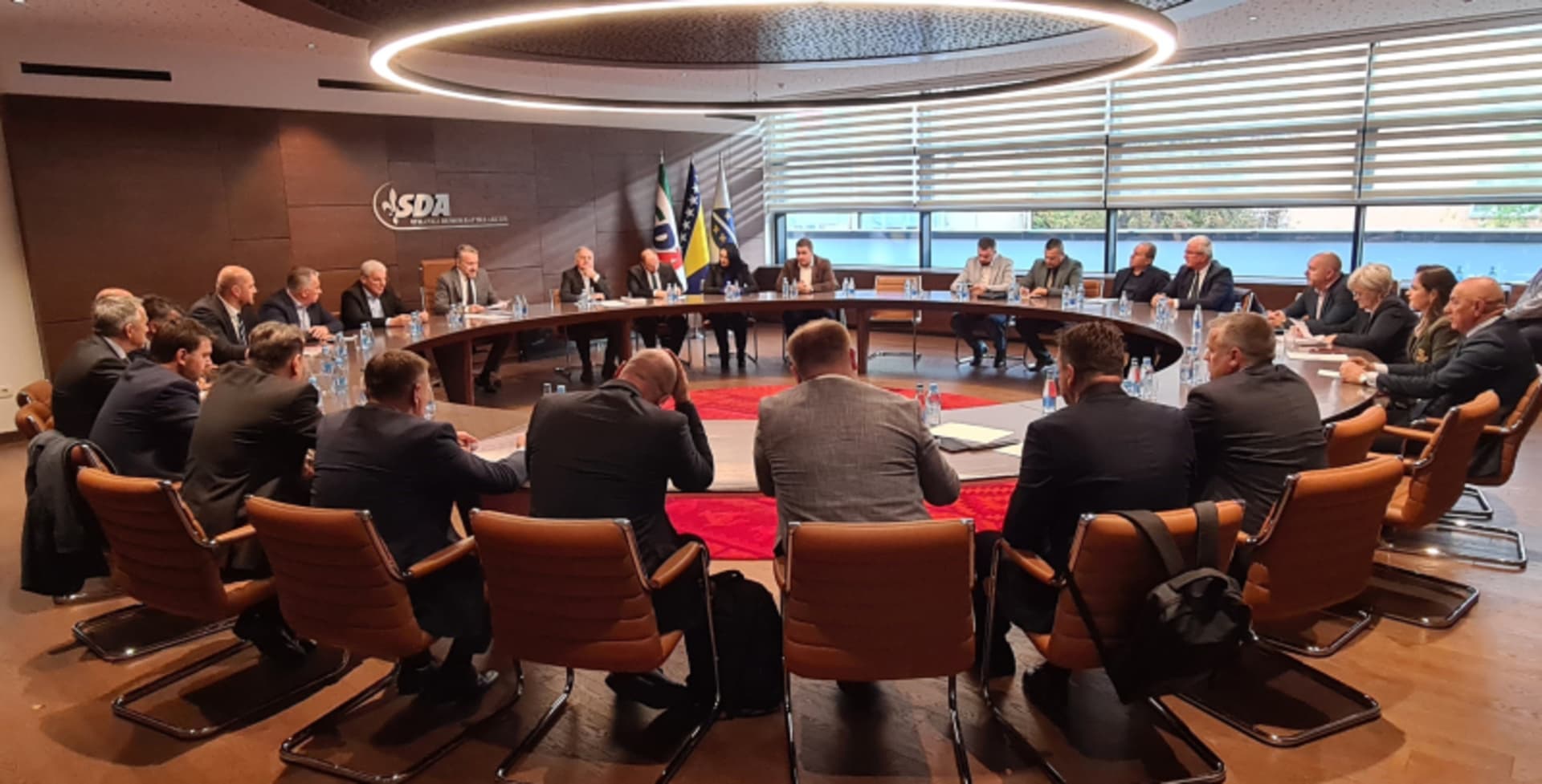 SDA: Realizira se dogovor iz Bakinaca. Ispunjavanje želja Dodiku i Čoviću - slika 1