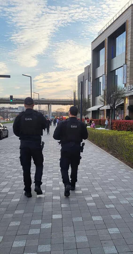 Na ulice Srbije izašli i pripadnici BIA-e. Naoružani su dugim cijevima - slika 4