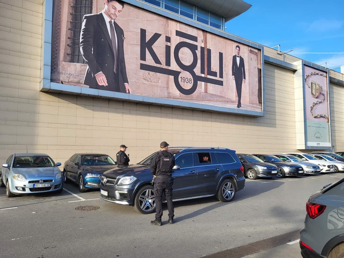 Na ulice Srbije izašli i pripadnici BIA-e. Naoružani su dugim cijevima - slika 3