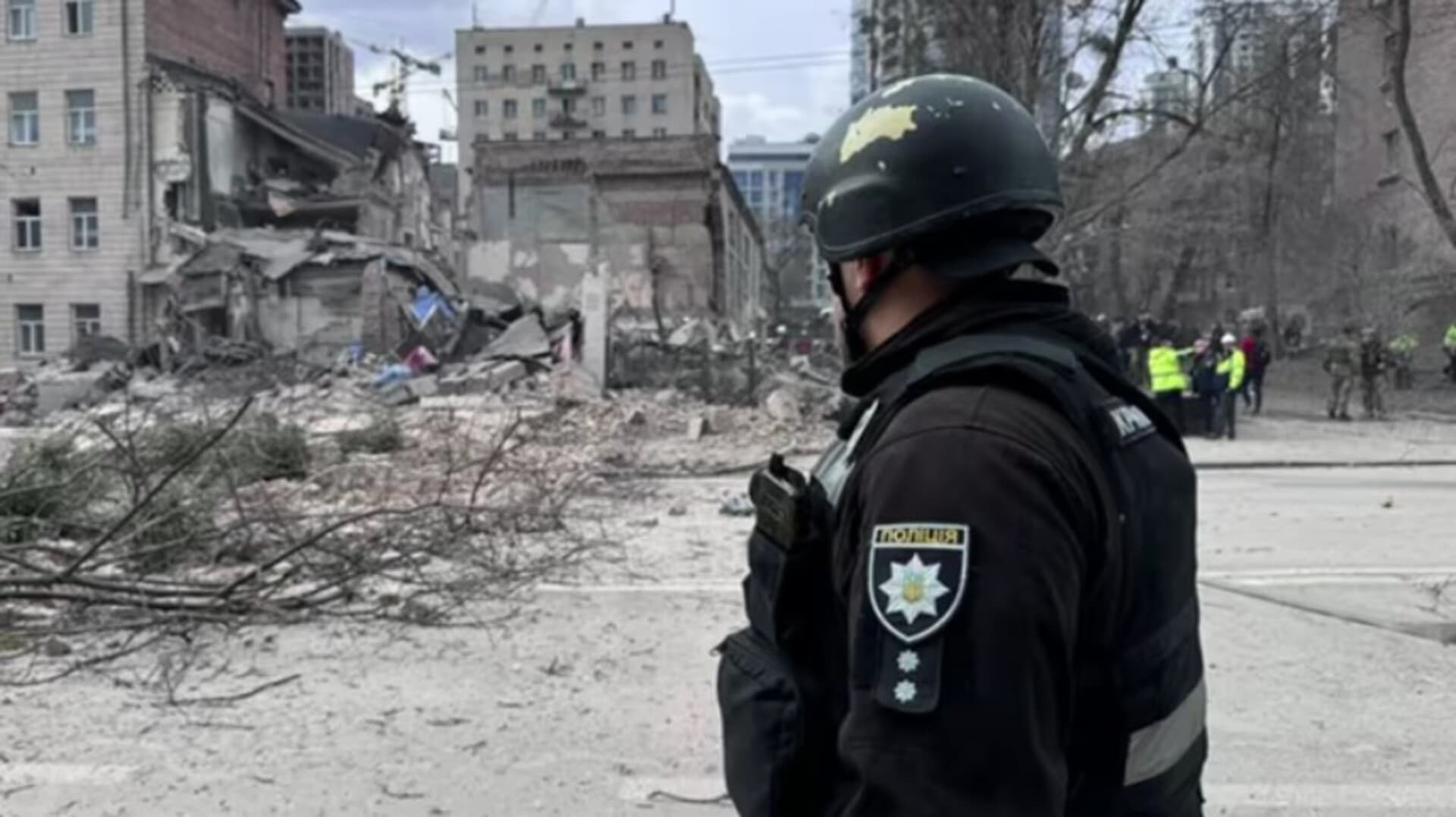 Haos u Kijevu. Oglasila se i američka ambasadorica - slika 1