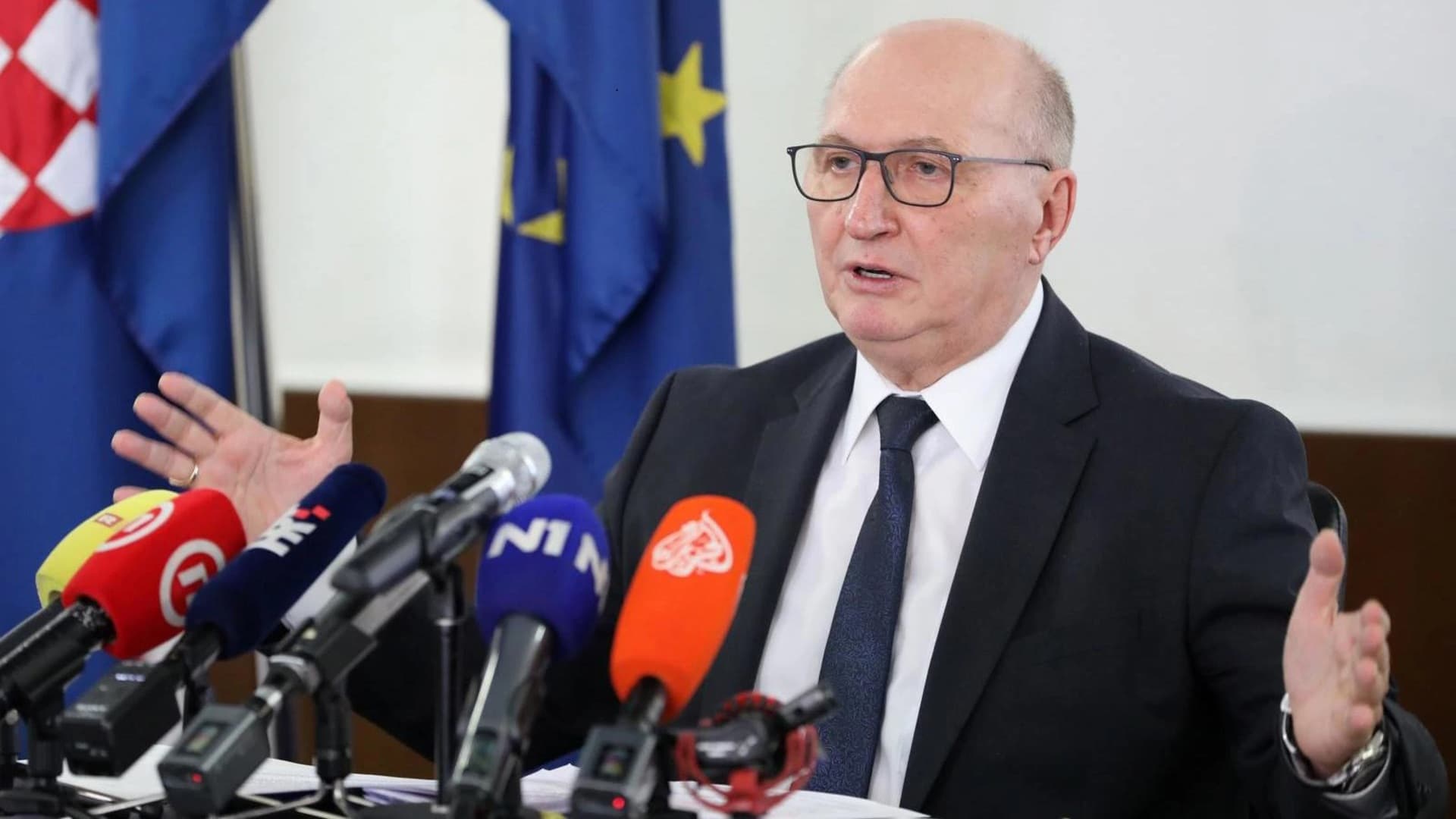 Milanović ne može biti mandatar ni premijer čak i ako da ostavku - slika 1