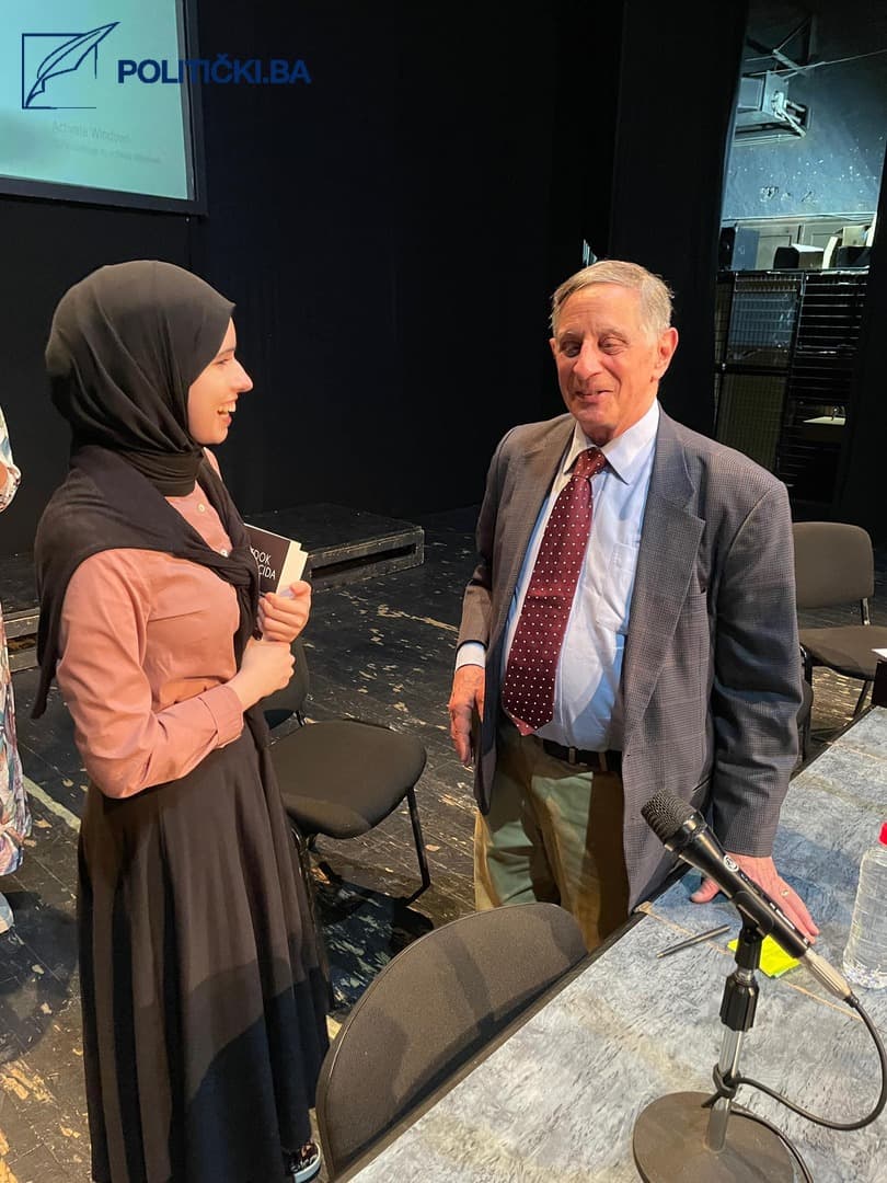 Roy Gutman u Tuzli – emotivni susret sa akterima događaja o kojima je u ratu pisao - slika 1