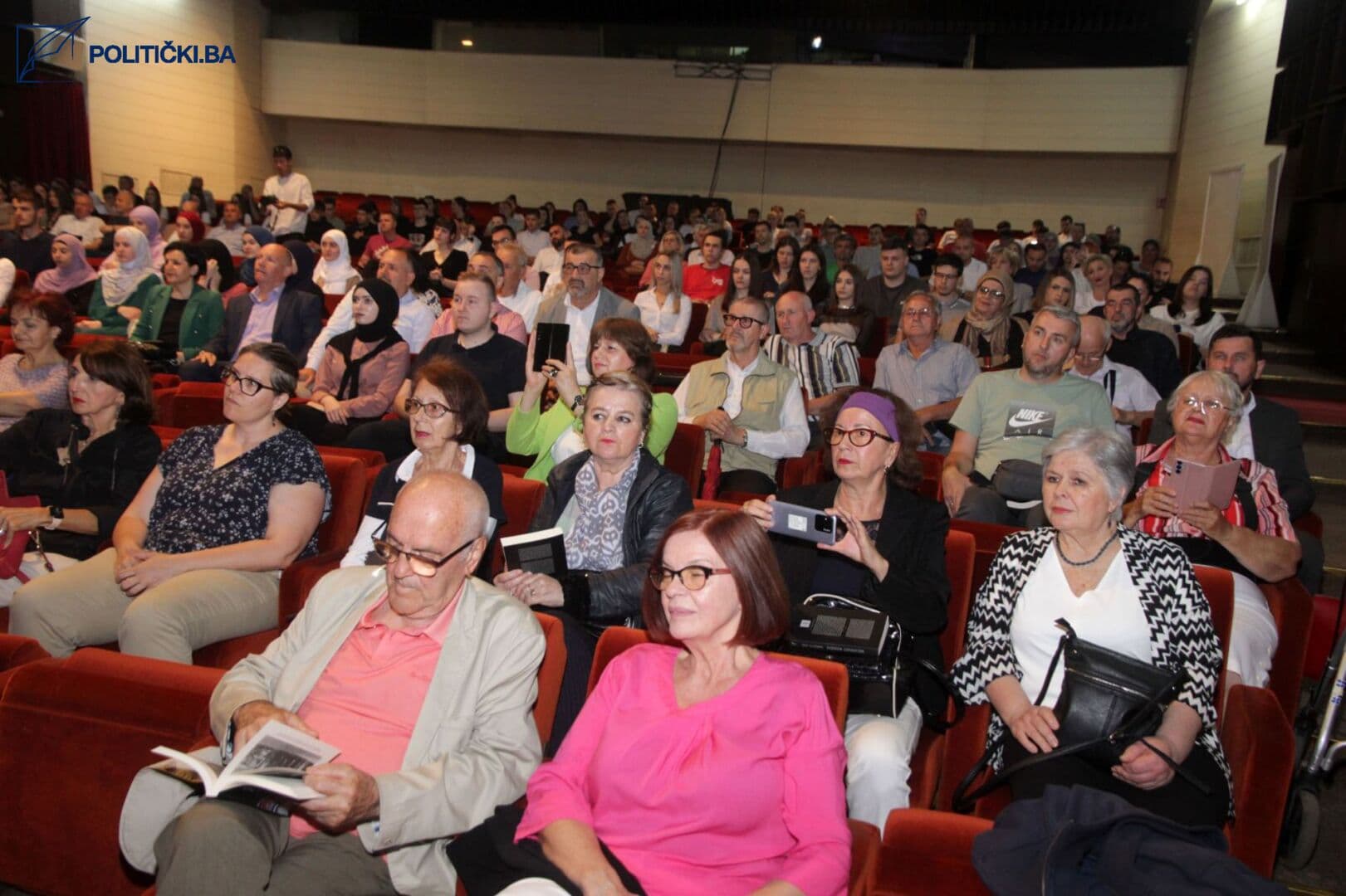 Roy Gutman u Tuzli – emotivni susret sa akterima događaja o kojima je u ratu pisao - slika 5