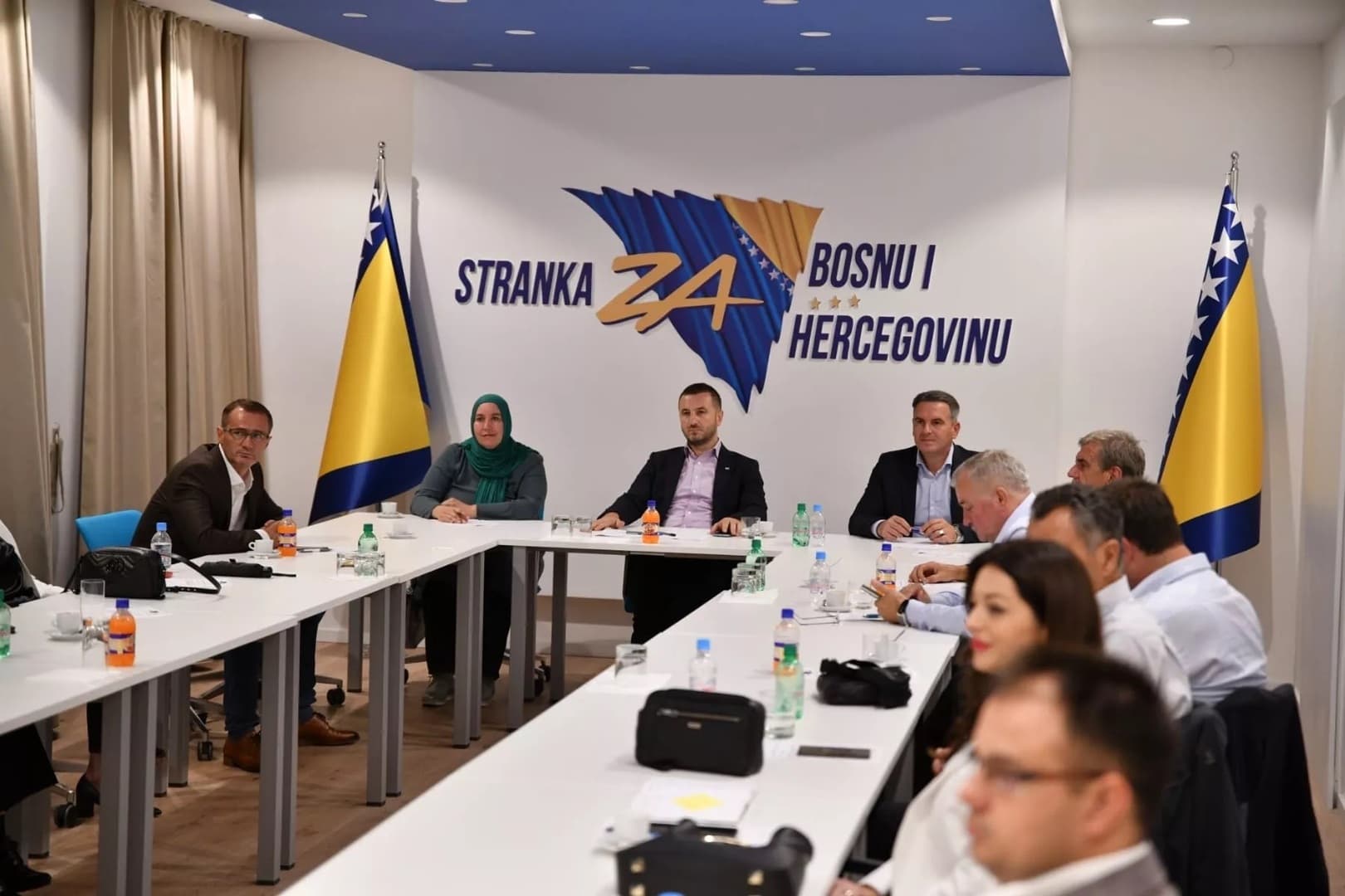 S BiH: Benjamina Karić je korumpirani izdajnik - slika 1