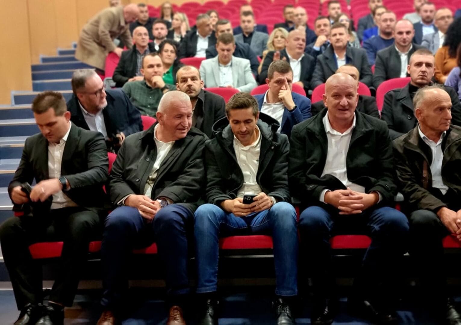 Izetbegović: Pobjeda na lokalnim, najava je pobjede SDA 2026. - slika 11