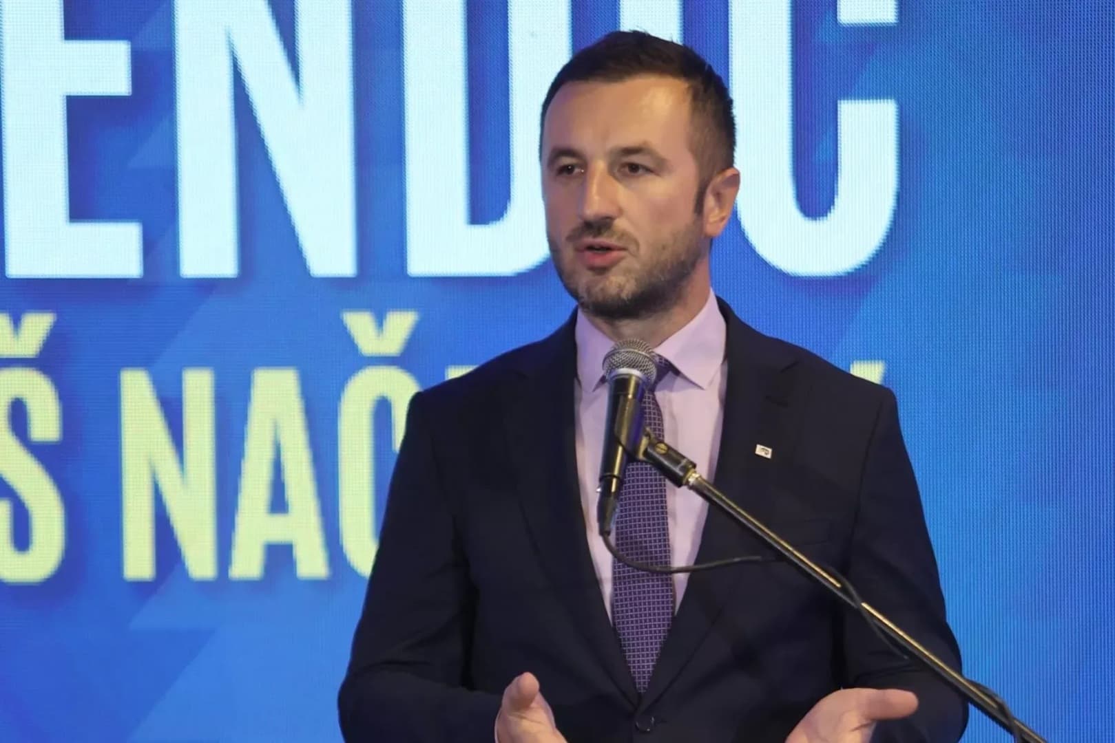 Efendić oštro optužuje Mijatovića: Namjerno davi Federaciju - slika 1