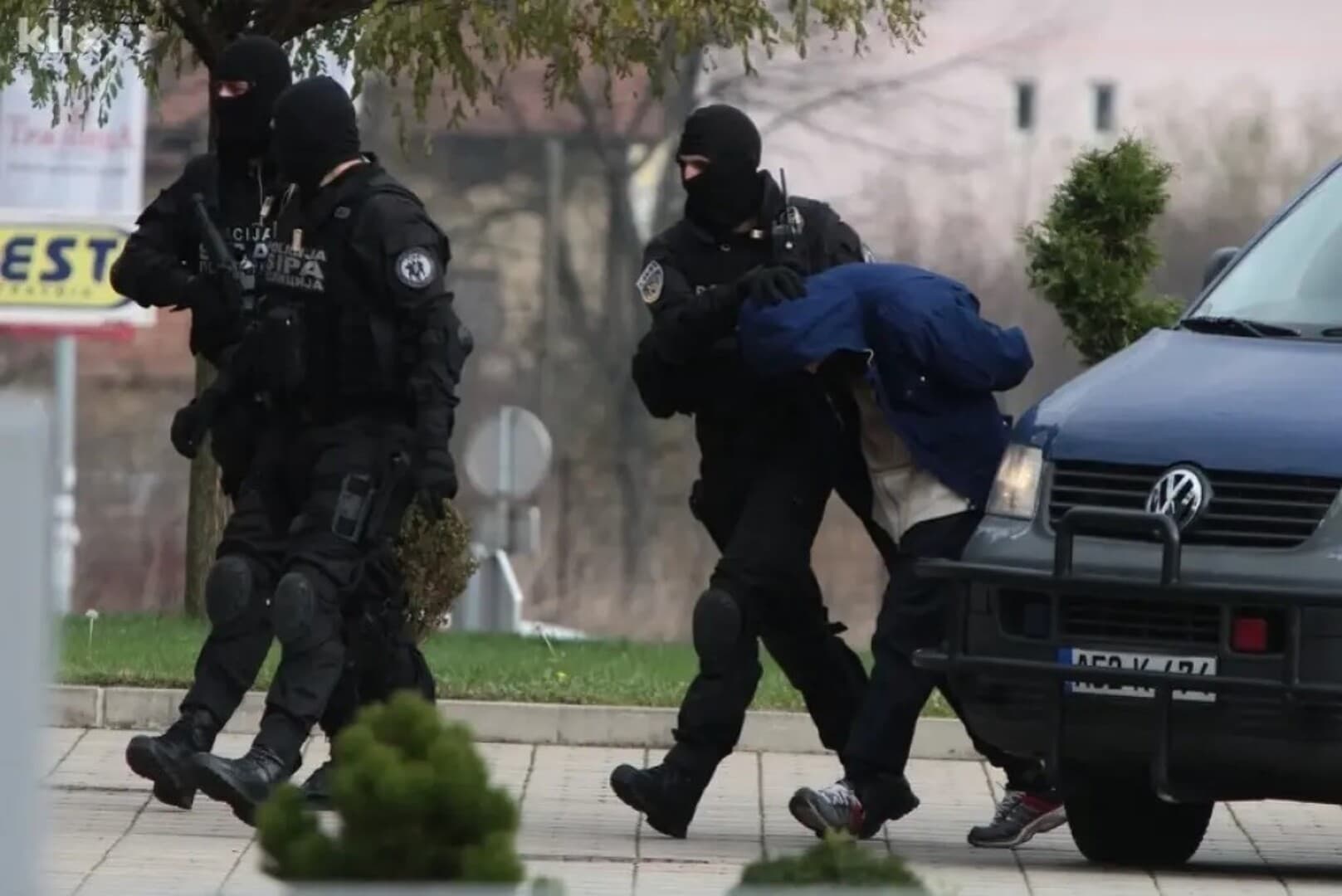 Uhapšena trojica carinika i tri granična policajca - slika 1