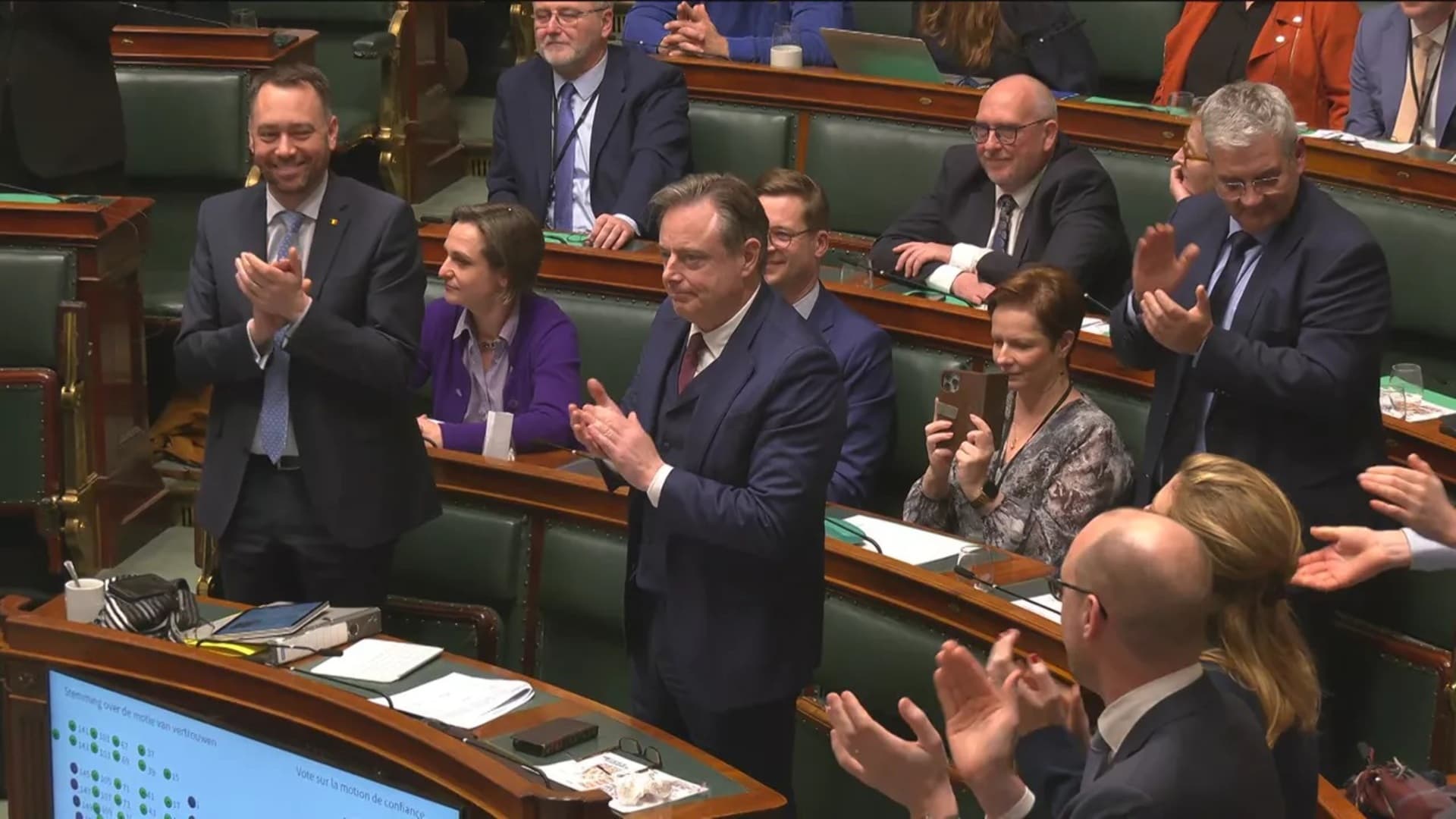 Belgija: Nakon 40 sati rasprave, potvrđena nova vlada - slika 1