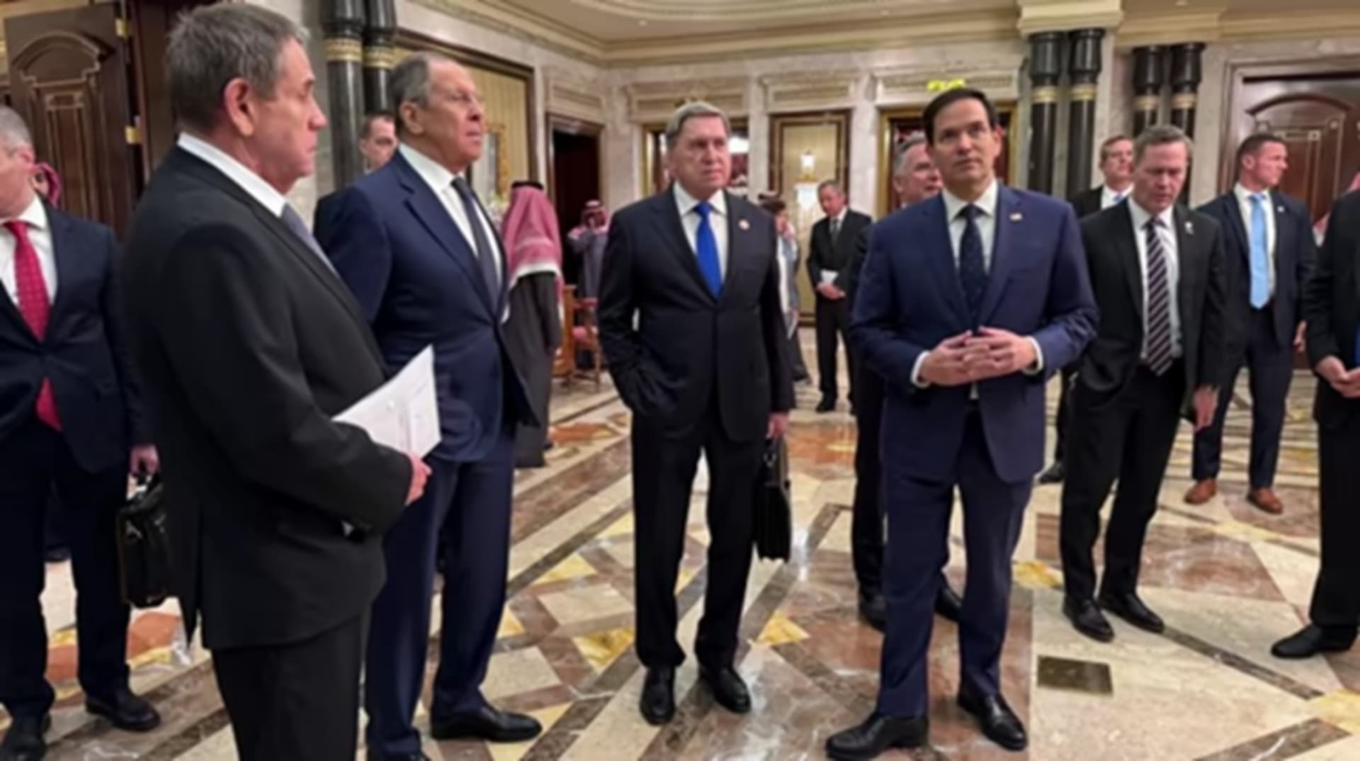 Američko-ruski plan o Ukrajini ima tri faze - slika 1