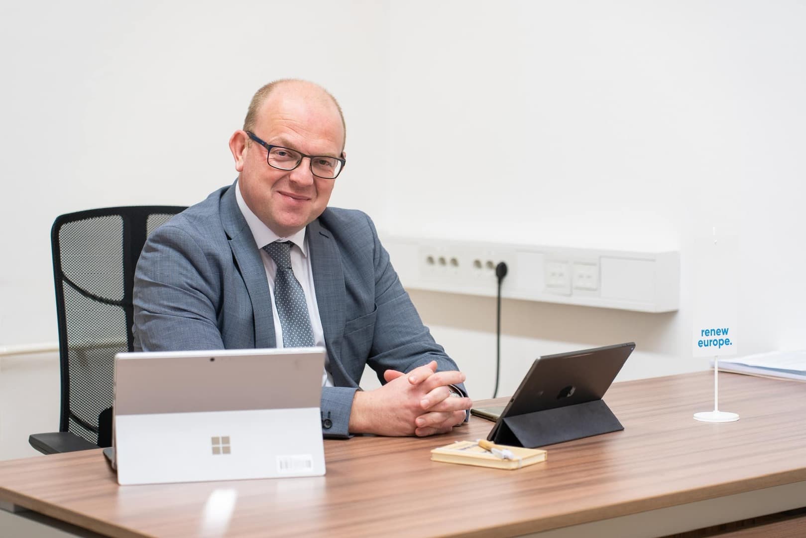 Grošelj: Politika Vlade Slovenije je licemjerna. Dodiku se moraju uvesti sankcije! - slika 1