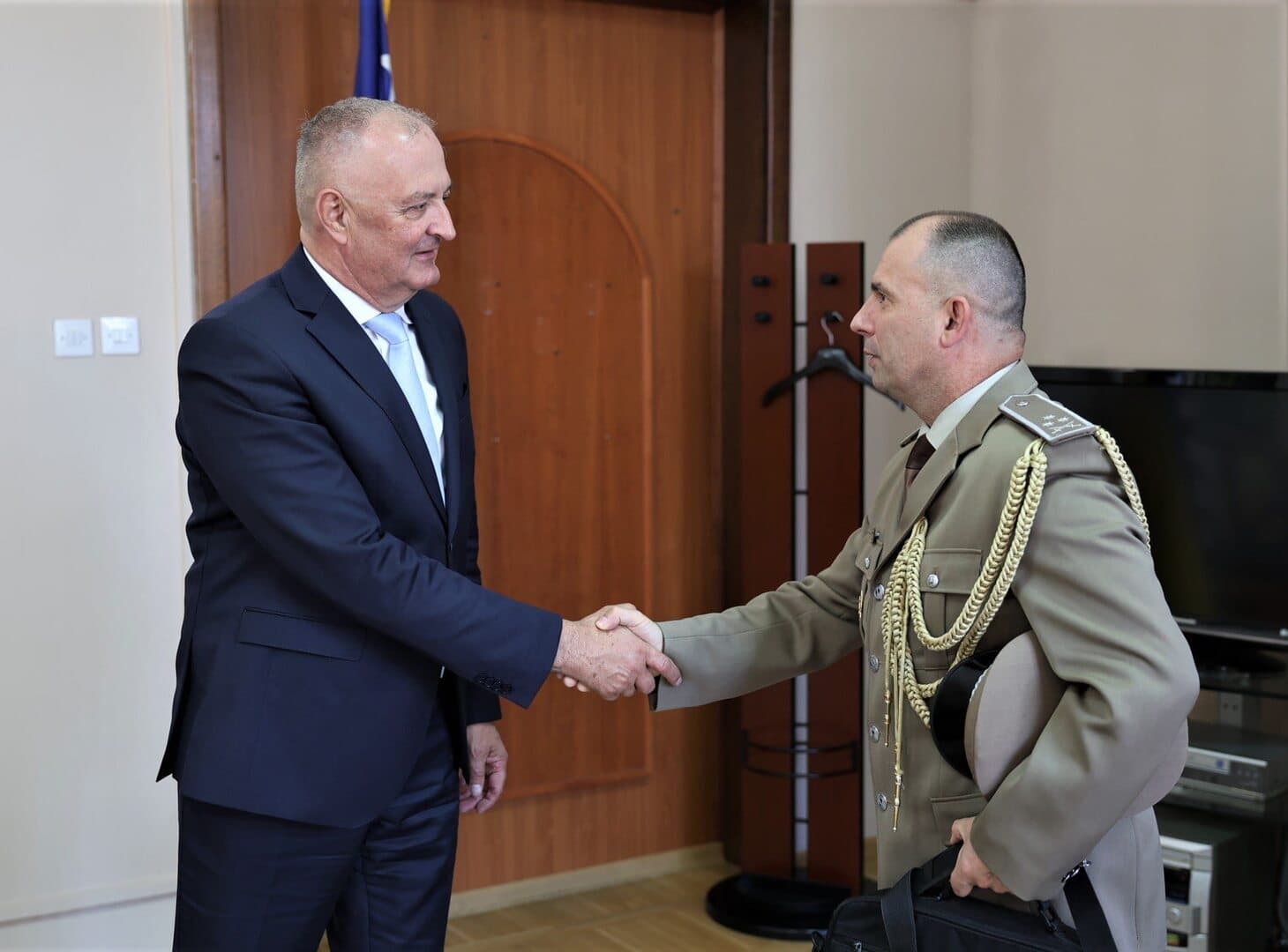 Helez naredio slanje verbalne protestne note Srbiji - slika 1