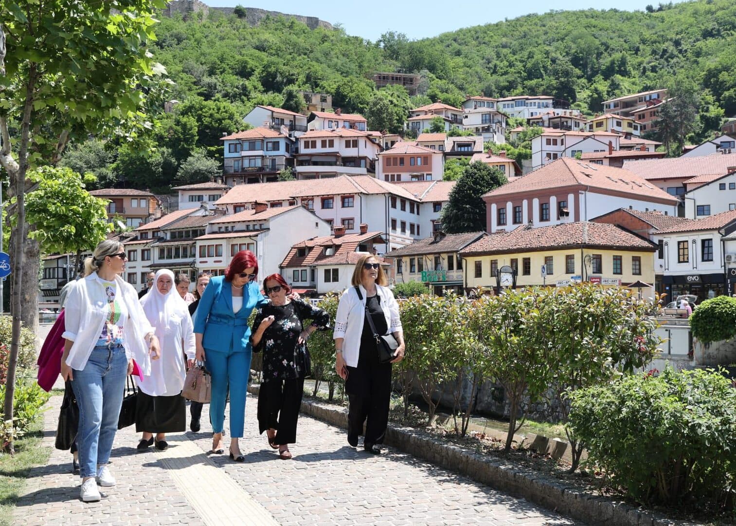 Majke Srebrenice u Prizrenu: Tišina koja svjedoči jače od riječi - slika 5