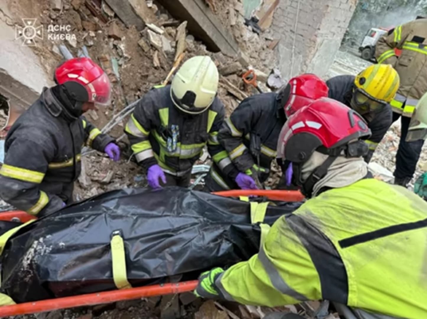 U ruskom napadu na Kijev 28 mrtvih - slika 1